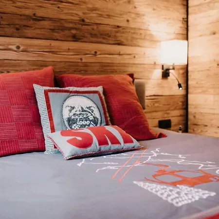 Beautiful Chalet In With, Pool & Terrace - What'app - 0034-656-619-782 - For Reservations! Hofmark
