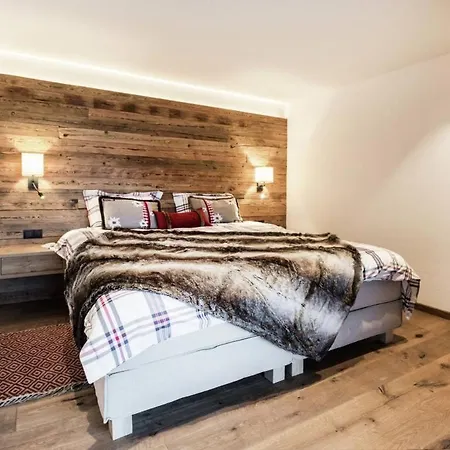 Villa Beautiful Chalet In With, Pool & Terrace - What'app - 0034-656-619-782 - For Reservations!